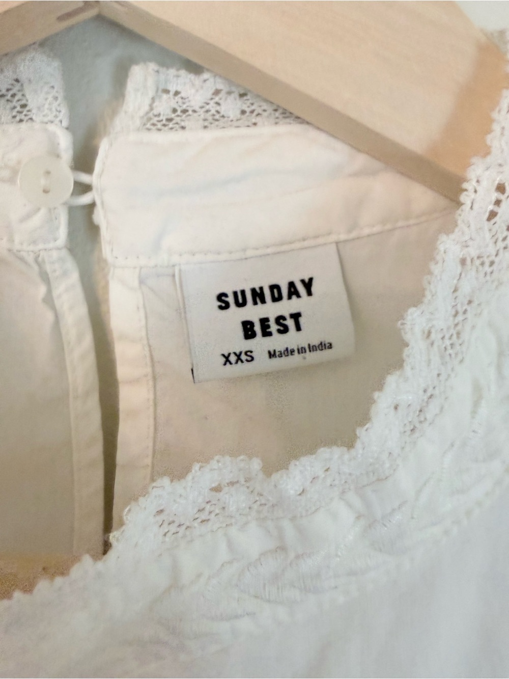 Aritzia Sunday Best Britta Blouse Ivory Eyelet Ruffle XXS Victorian Cottage Boho - Picture 3 of 11